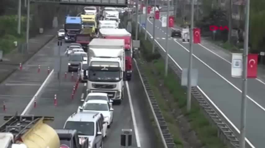 Çay hasadı için Akın akın memleketlerine geliyorlar.