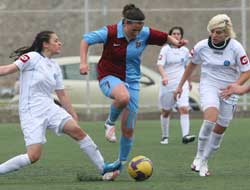 Trabzonspor'lu bayanlar galip