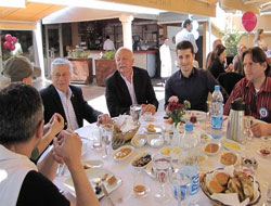 Başkan Şener taraftarla buluştu