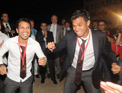 Kolbastılı ve horonlu kupa sevinci