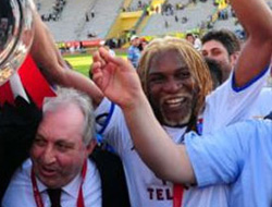 Fenerbahçe Trabzonspor'u kutladı