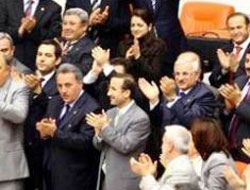 Anayasa paketi kabul edildi