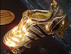 Gol kralı, altın ayakkabısını satıyor