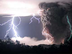 Şiddetli yağmurdan 65 kişi öldü