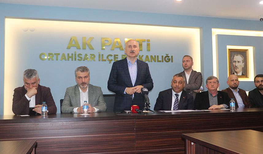 Bakan Karaismailoğlu, Ortahisar ilçesinde partililerle buluştu