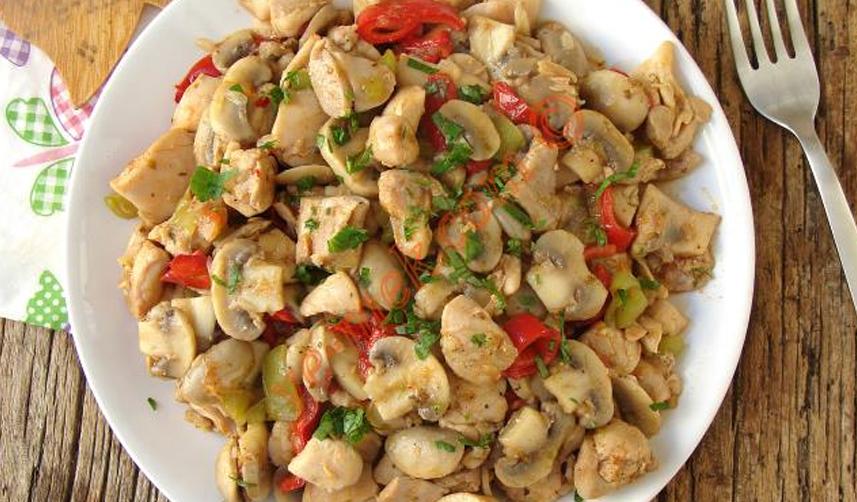 Tavuklu mantar sote nasıl yapılır? En kolay tavuklu mantar sote tarifi