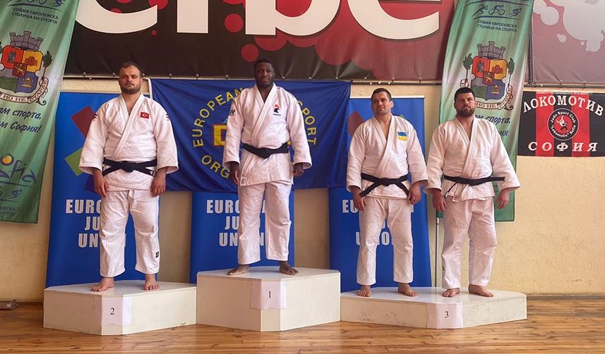 Başkan Ekim'den milli sporcuya tebrik