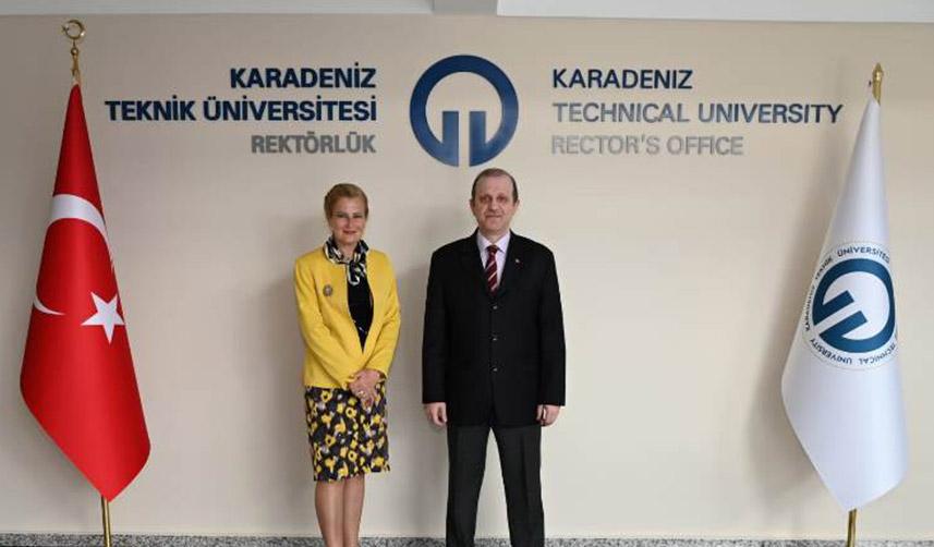 Avrasya Üniversitesi Rektörü, KTÜ’yü ziyaret etti 