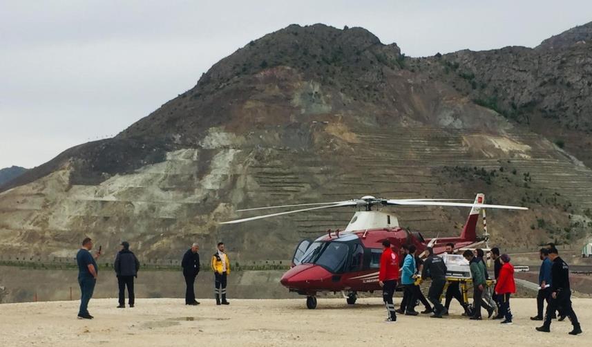 Artvin Yusufeli'nde hava ambulansı ilk sevkini yaptı