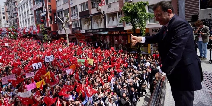 Ekrem İmamoğlu vatandaşlarla buluştu!" Milletin inancıyla sizin derdiniz ne?"