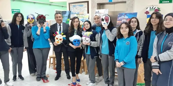 Bayburt Fen Lisesi'nde geleneksel görsel sanatlar sergisi