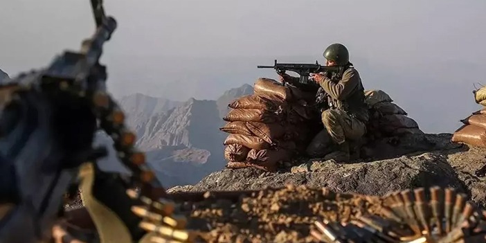 Bakan Akar: 19 terörist etkisiz hale getirildi