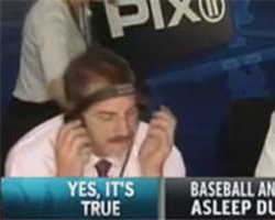 Spiker maç anlatırken uyursa...