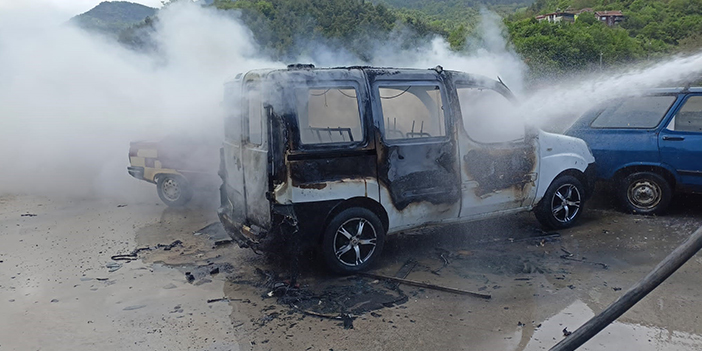 Kastamonu'da LPG'li araç alev aldı! 3 Araç küle döndü