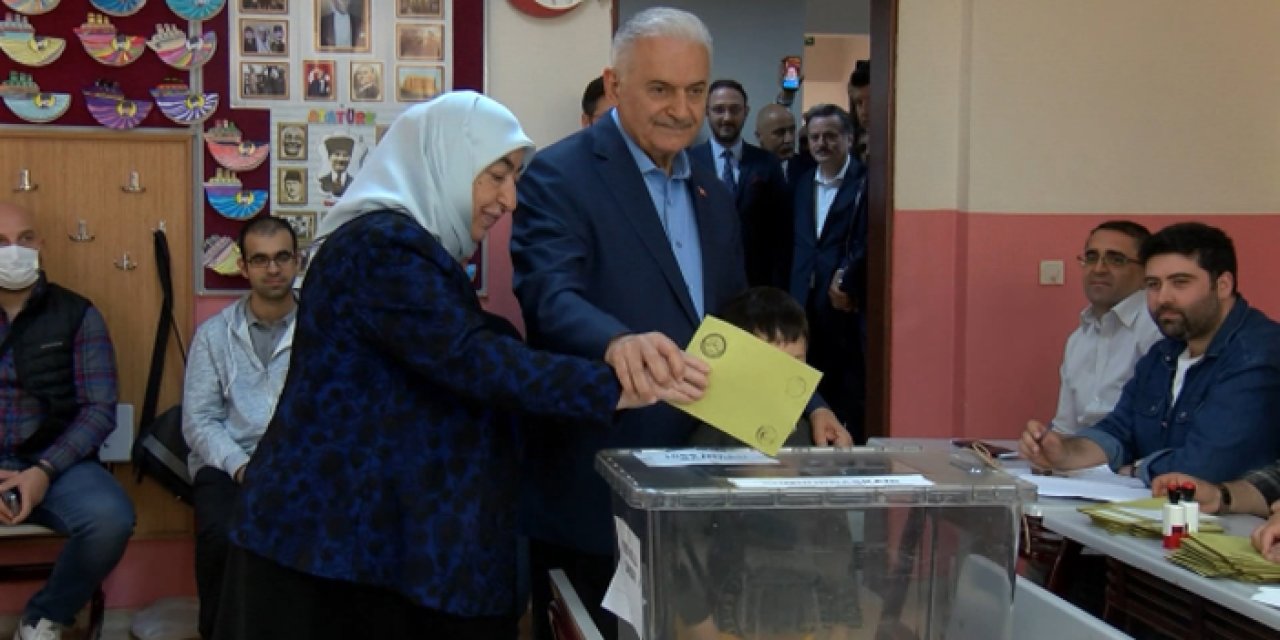 Binali Yıldırım'ın eşine söylediği sözler salonu kahkahaya boğdu
