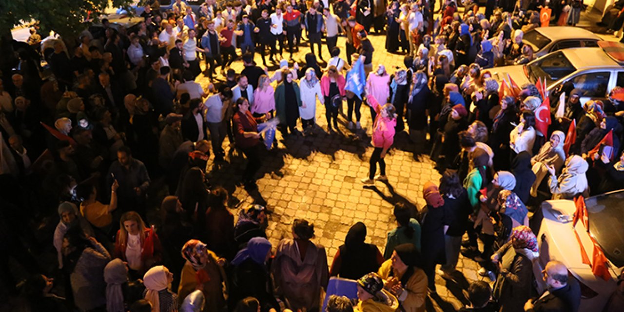 Artvin'de horonlu seçim kutlaması