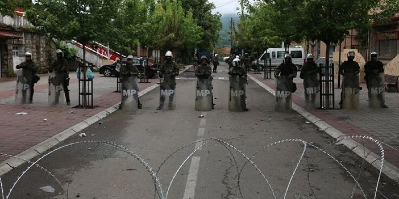 Kosova'da Sırp protestoları sürüyor