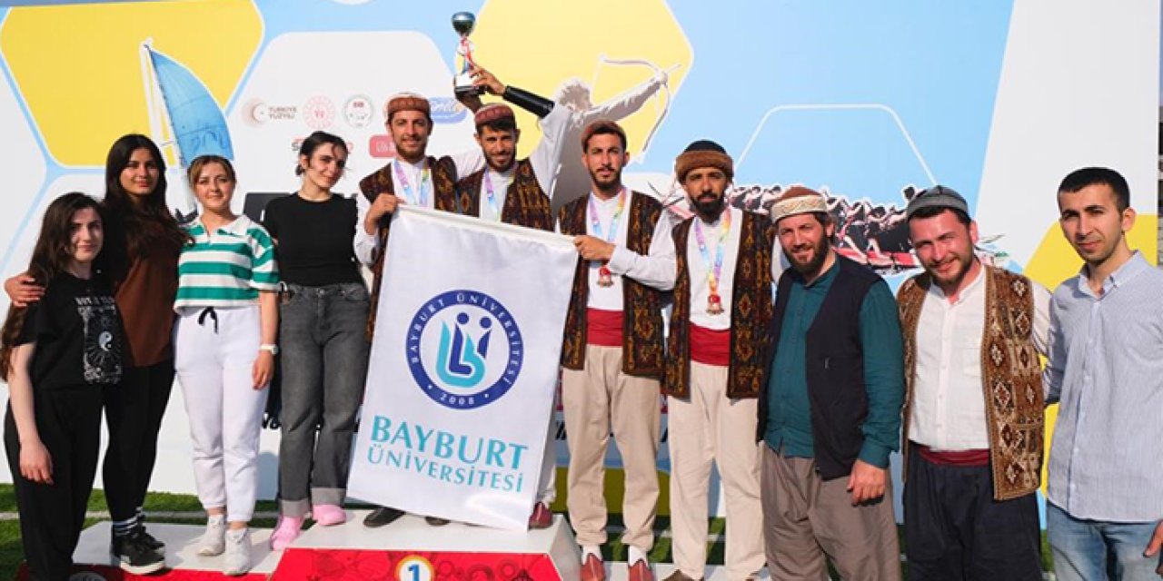 Bayburt Üniversitesi takımına okçulukta bronz madalya