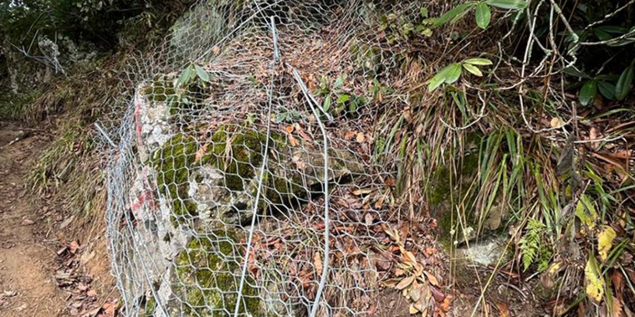 Gümüşhane'de yamaçlarda kaya riskine karşı önlem!