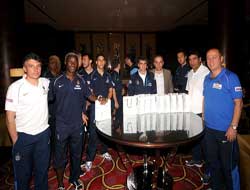 Futbolculara ''Kupa'' logolu saat!