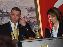 Aktör için akan gözyaşları..