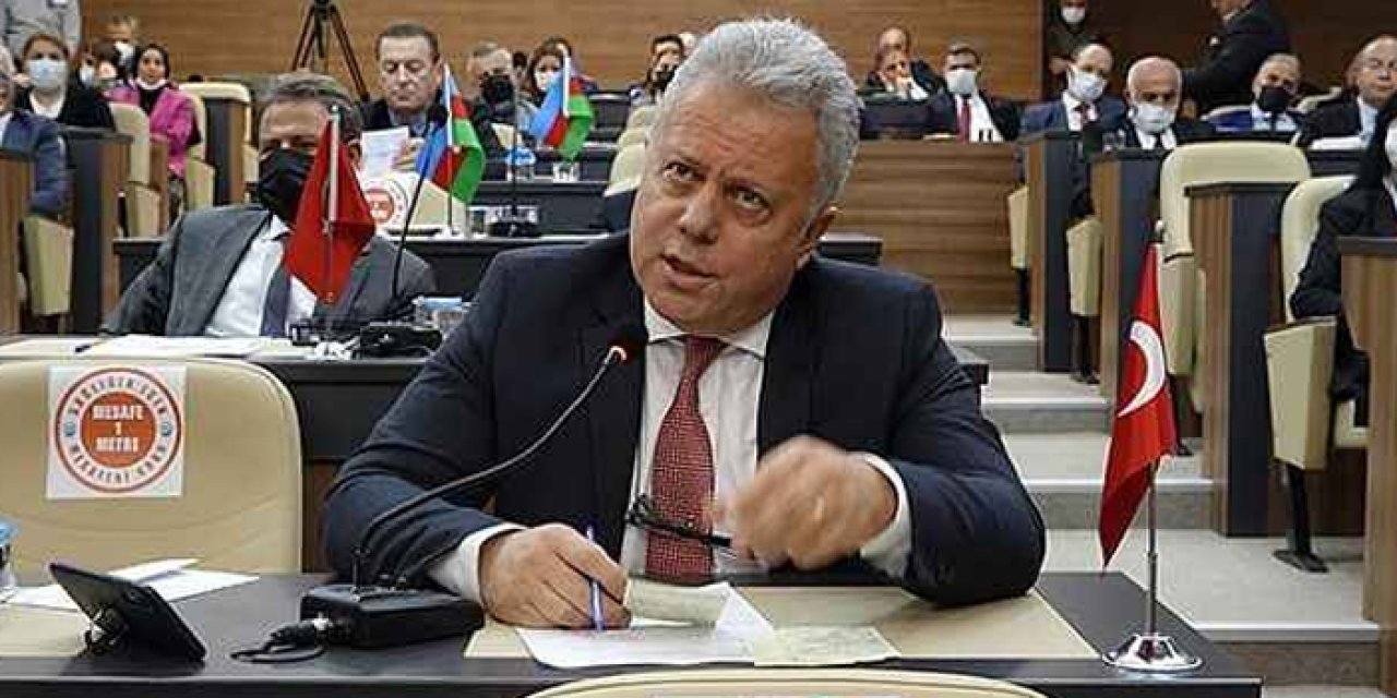 CHP’li meclis üyesi Cüneyt Zorlu’dan flaş iddia! “İstediğimi yaparım diyor…”