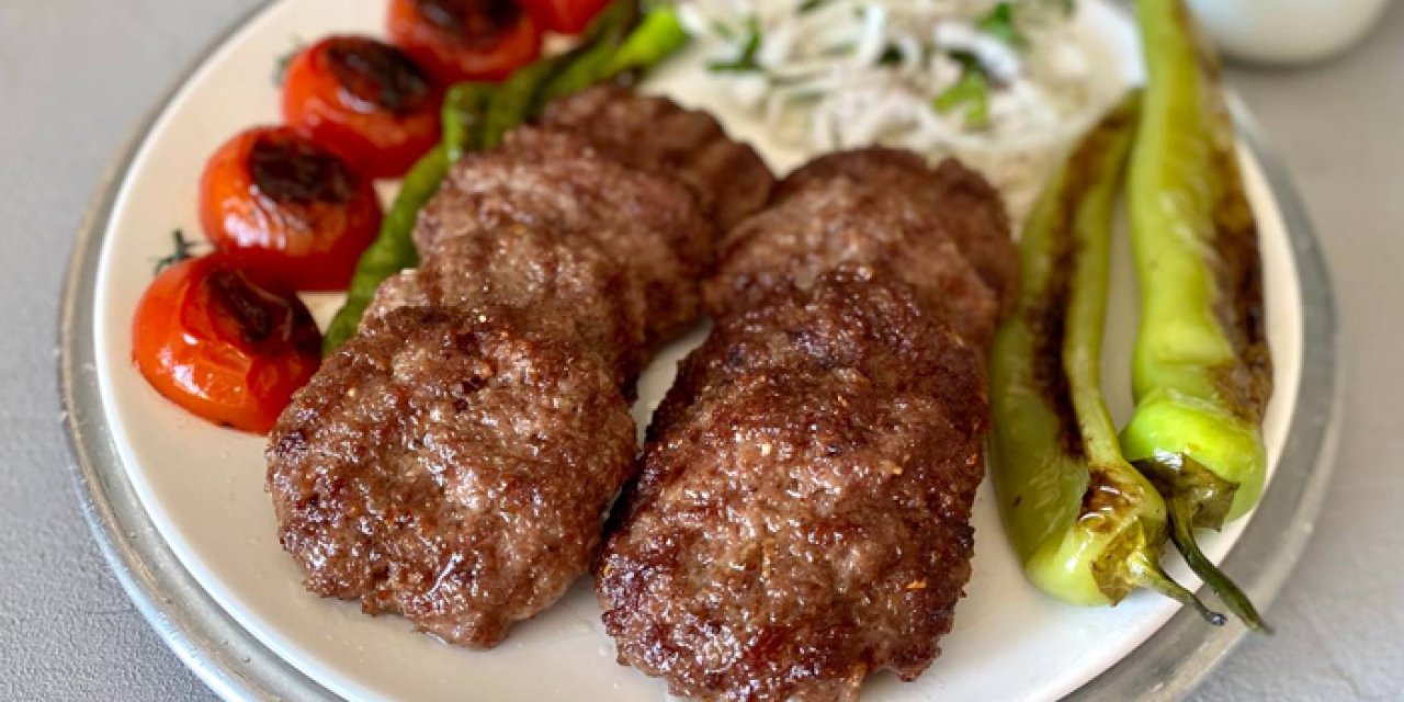 Akçaabat köftesi nasıl yapılır? Adım adım Akçaabat köftesi tarifi!