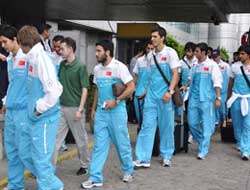 A Milliler, ABD'ye gitti