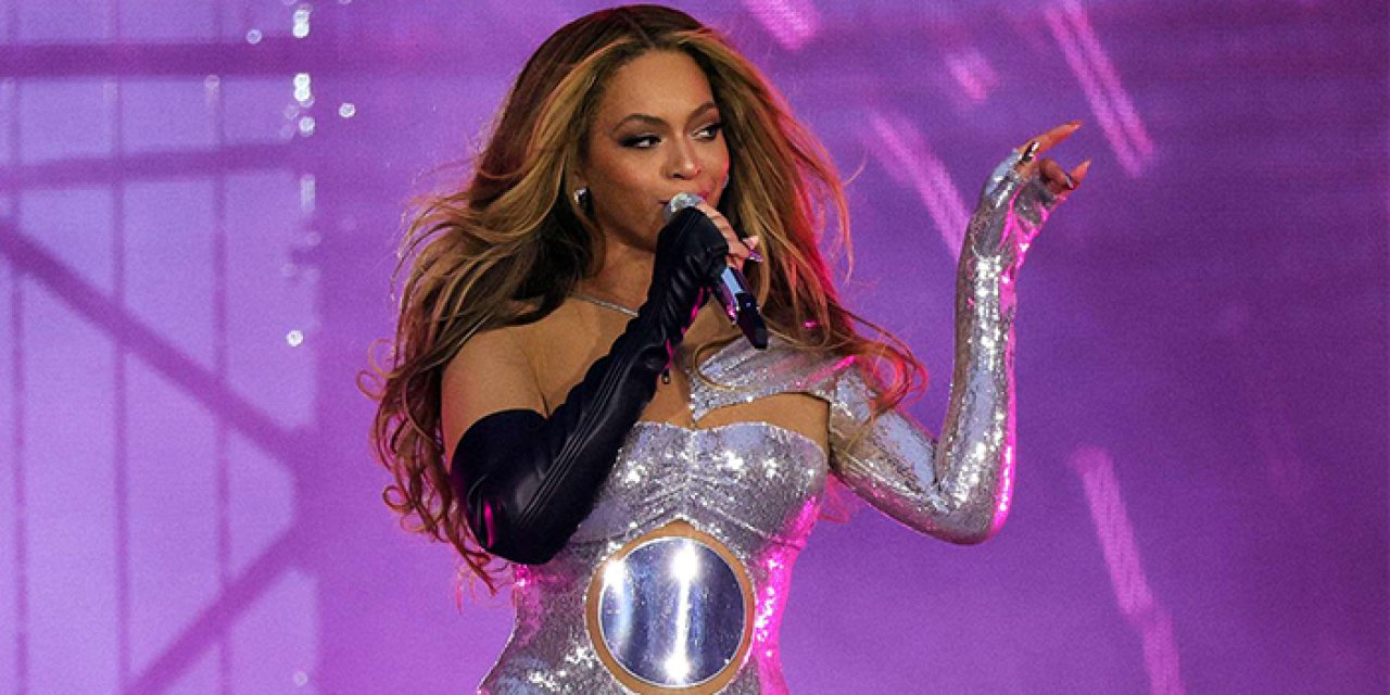 7 yıllık aranın ardından sahnelere döndü! Konser verdiği ülkede enflasyonu artırdı