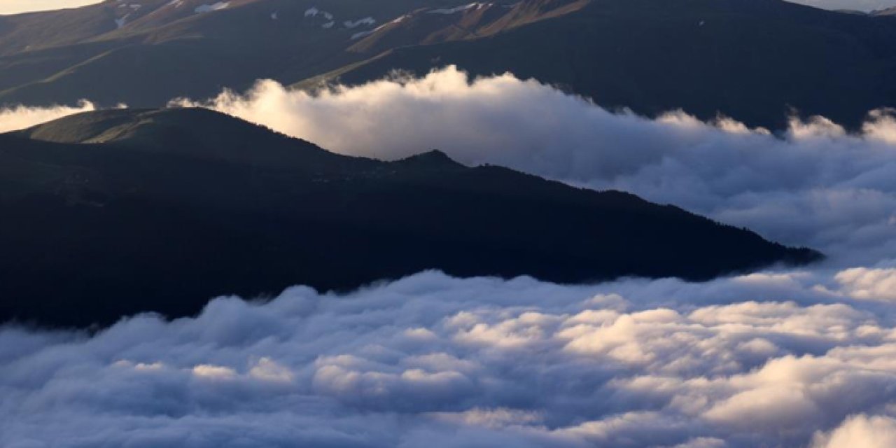Gümüşhane'de sis denizi manzaraları görenleri büyüledi