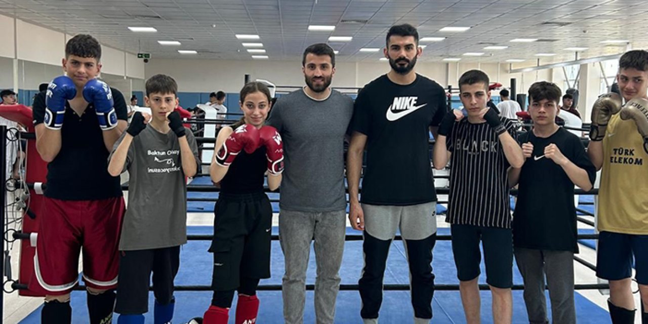 Trabzon'a Kickboks'ta iki altın madalya!