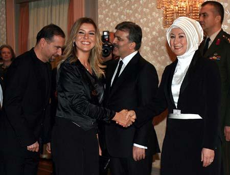 Gül'den eşli resepsiyon