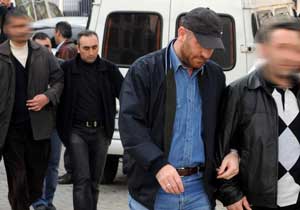 Silah kaçakçılarına baskın