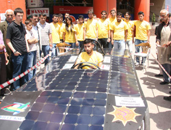 Güneş enerjisiyle çalışan araç