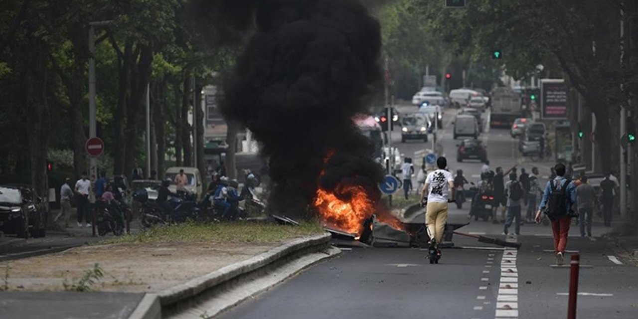Fransa'da protestolar sürüyor
