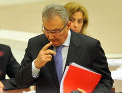 Deniz Baykal geri döndü