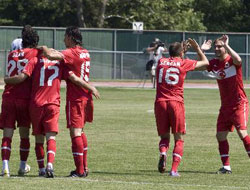 Milliler Kuzey İrlanda'yı 2-0 yendi