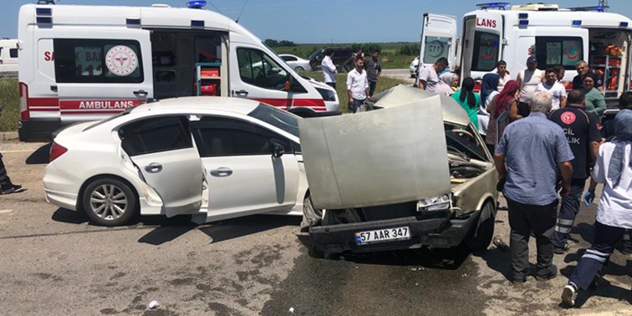 Samsun'da iki otomobil çarpıştı! 1'i ağır 9 yaralı
