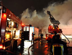 Uçağın motoru alev aldı