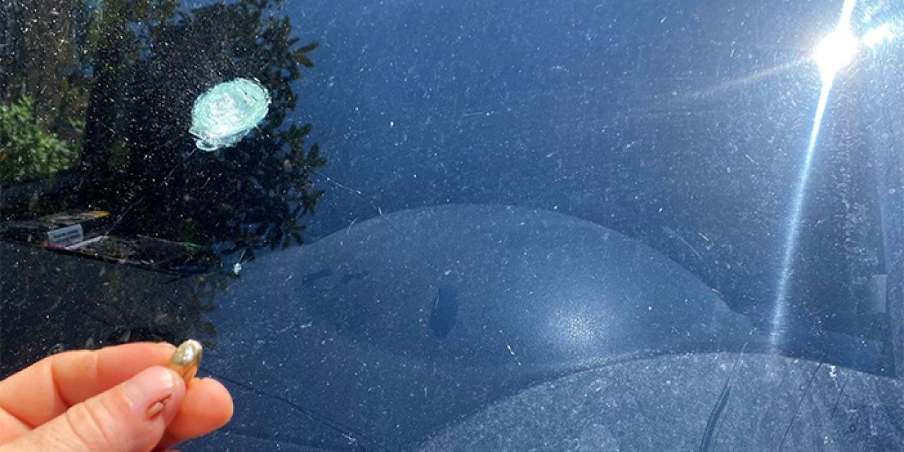 Trabzon'da yorgun mermi olayları bitmiyor! Bayram günü otomobile isabet etti