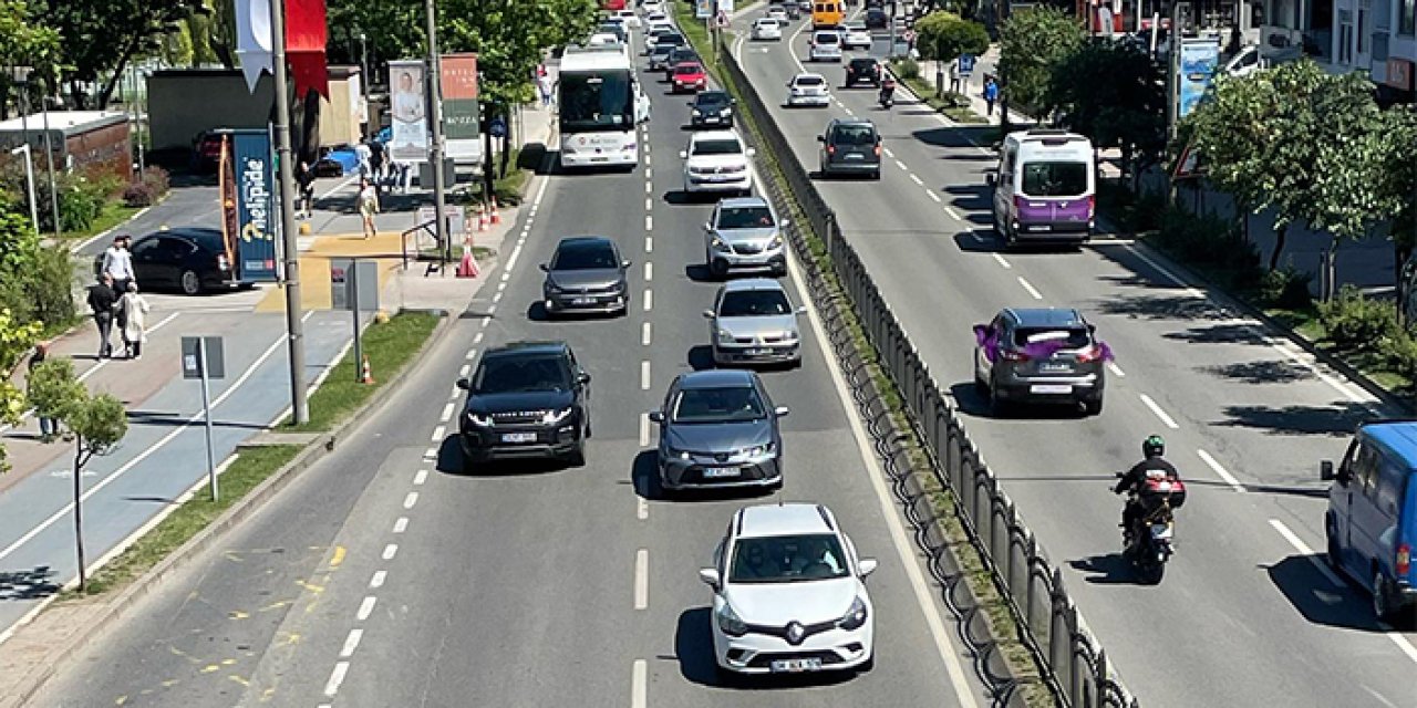 Karadeniz Sahil Yolu'nda bayram trafiği