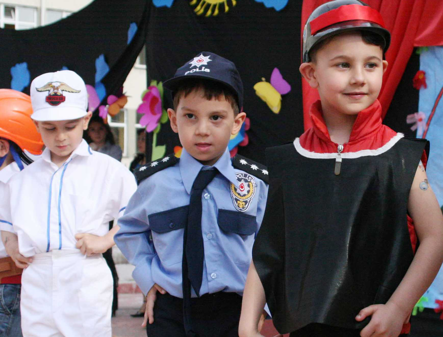 Minik öğrenciler velileri büyüledi