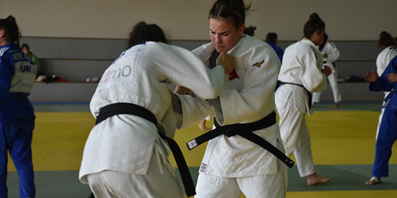 Judoda kadın genç ve ümit milli takımlar Trabzon'da ortak kamp yapıyor