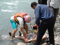 Yusufeli'nde minibüs baraja uçtu