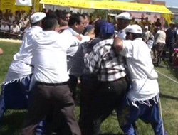 Er meydanı boks ringine döndü