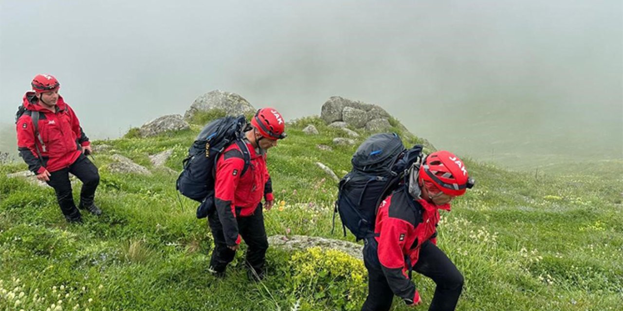 Rize'de yaylada siste kaybolan 5 kişi kurtarıldı