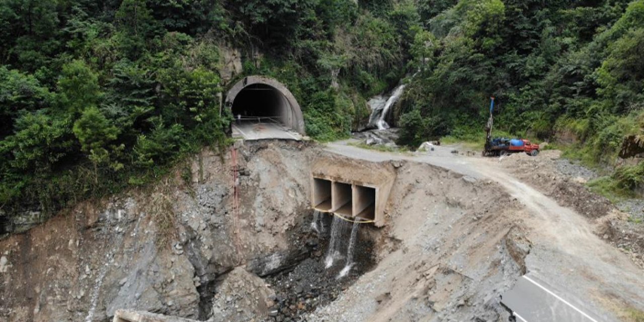 Ordu'da heyelan nedeniyle kapanan Karadeniz-Akdeniz yolu havadan görüntülendi