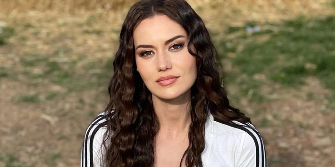 Fahriye Evcen büyük oğlu Karan'la poz verip o anı sosyal medya'dan paylaştı!