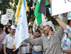 Trabzon'da İsrail bayrağı yakıldı