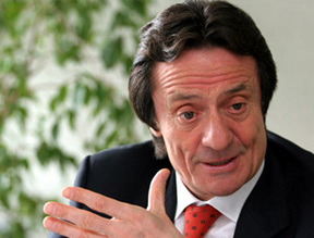 Ahmet Zorlu tavrını açıkladı